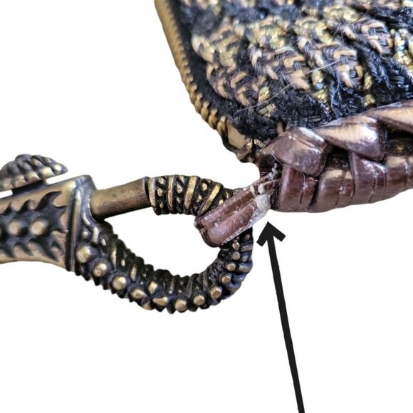 Eric Javits Metalic Woven Shoulder Bag - Picture 6 of 7